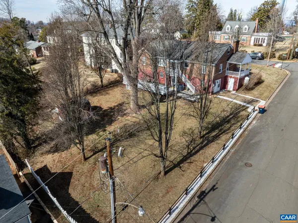 a black and white photo of a picture