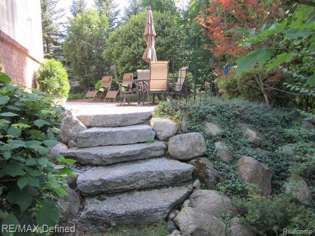 4160 Holly Lane Rochester, MI 48306 - Photo 5 of 25 Stone Steps to Patio