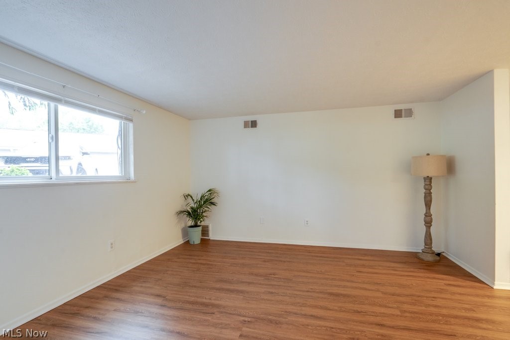 216 Moore Road, Unit 4M Avon Lake, OH 44012 - Photo 2 of 20