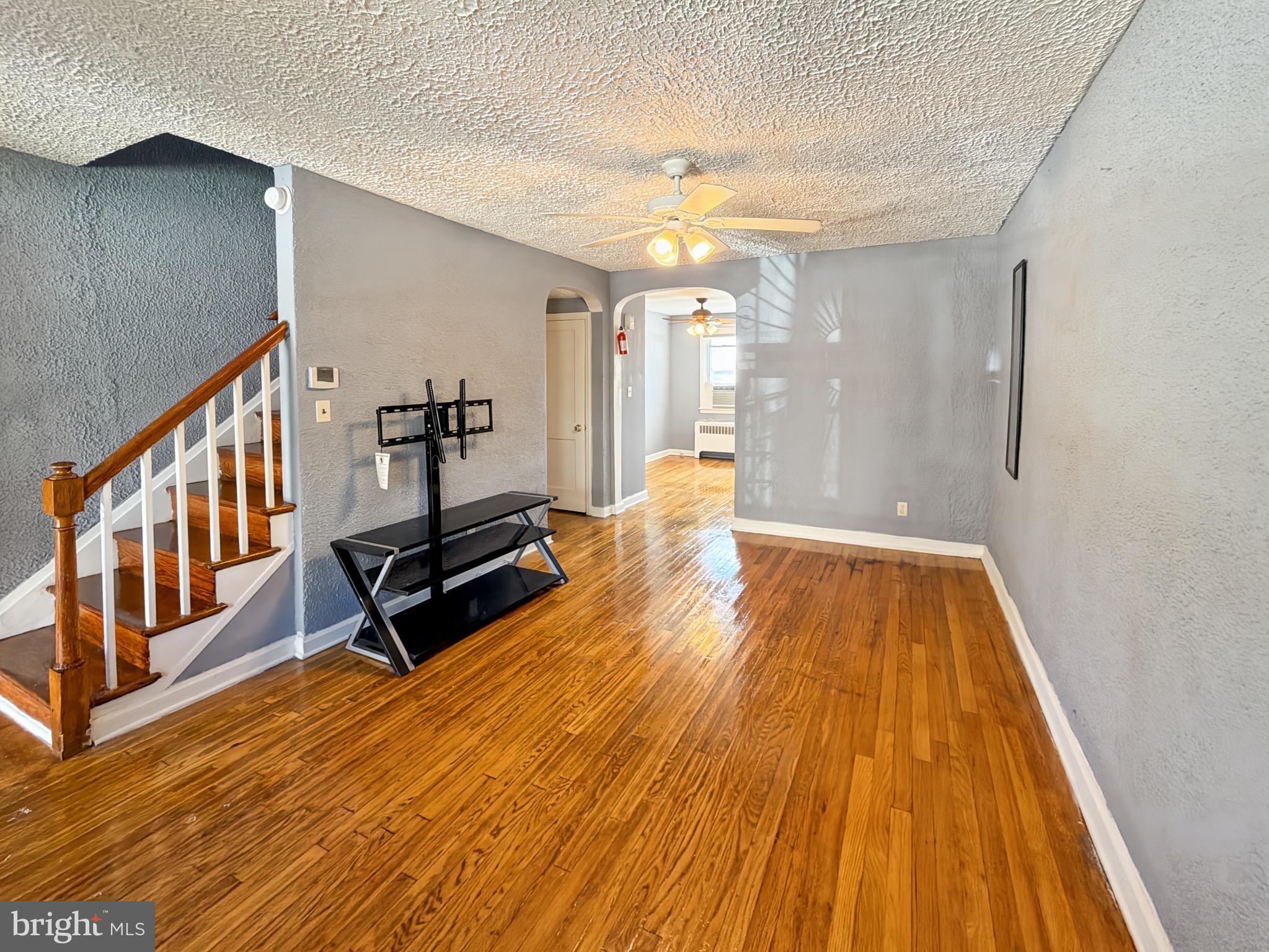 2709 East Hoffman Street Baltimore, MD 21213 - Photo 4 of 39