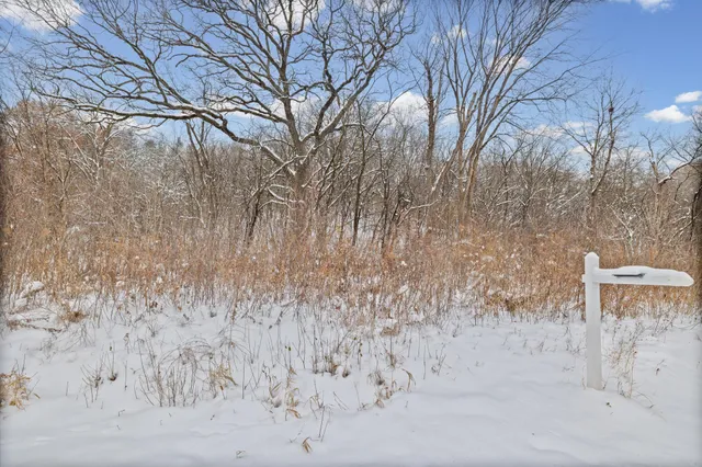 $109,900 | 2685 Carver Avenue, Maplewood, MN 55119