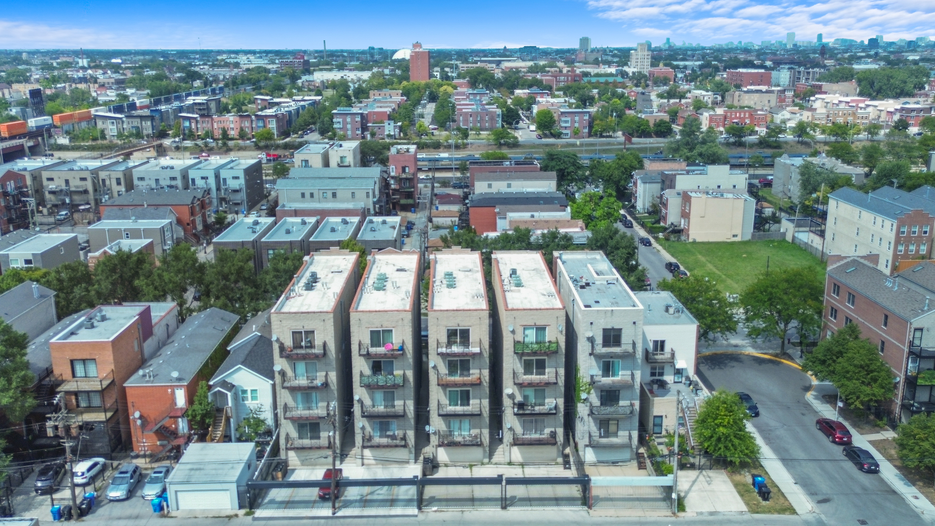 2503 West Harrison Street, Unit 4 Chicago, IL 60612 - Photo 26 of 31 a view of a city and yard