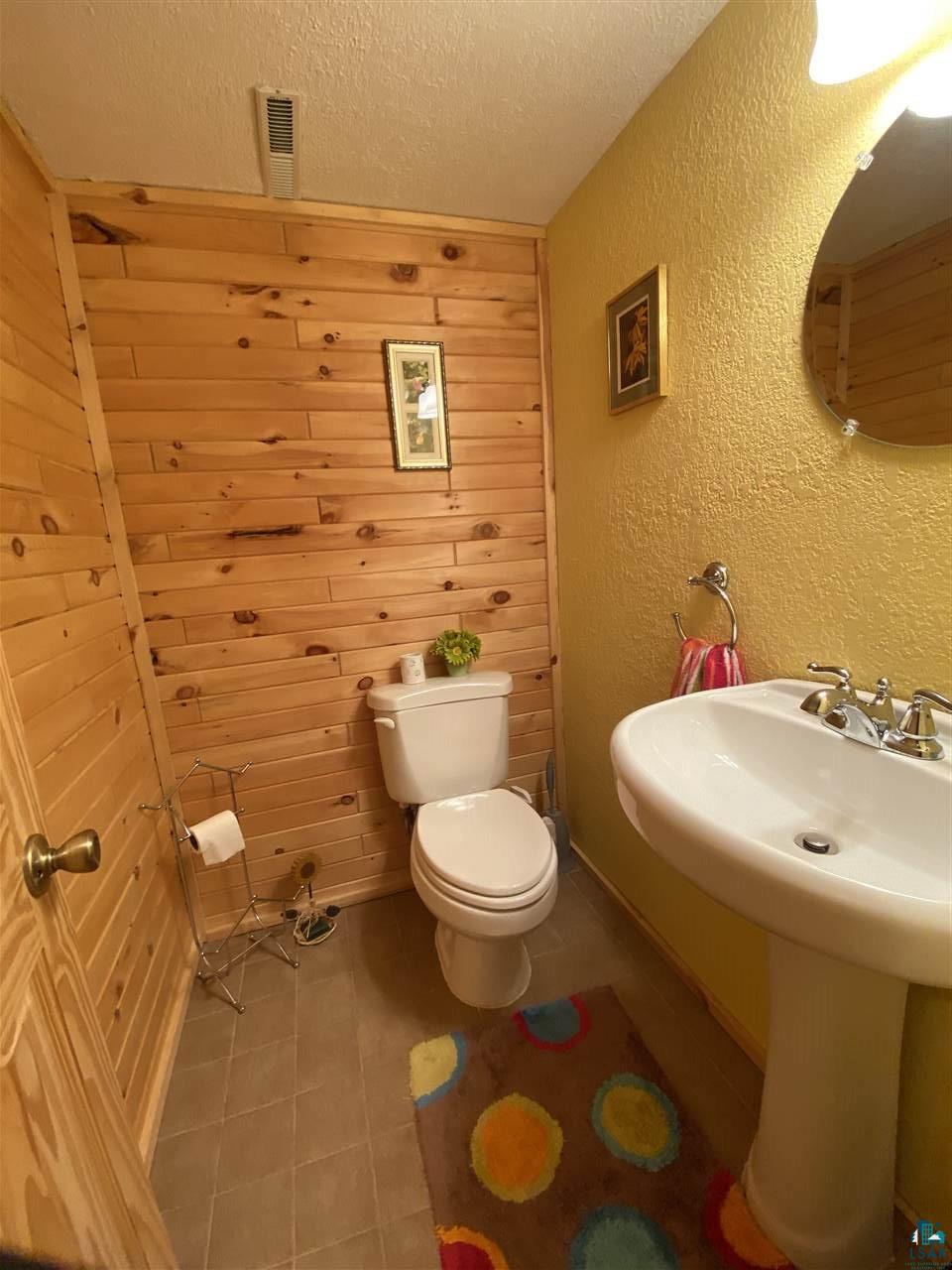 2713 Morris Thomas Road Duluth, MN 55811 - Photo 21 of 27 Basement Powder Room