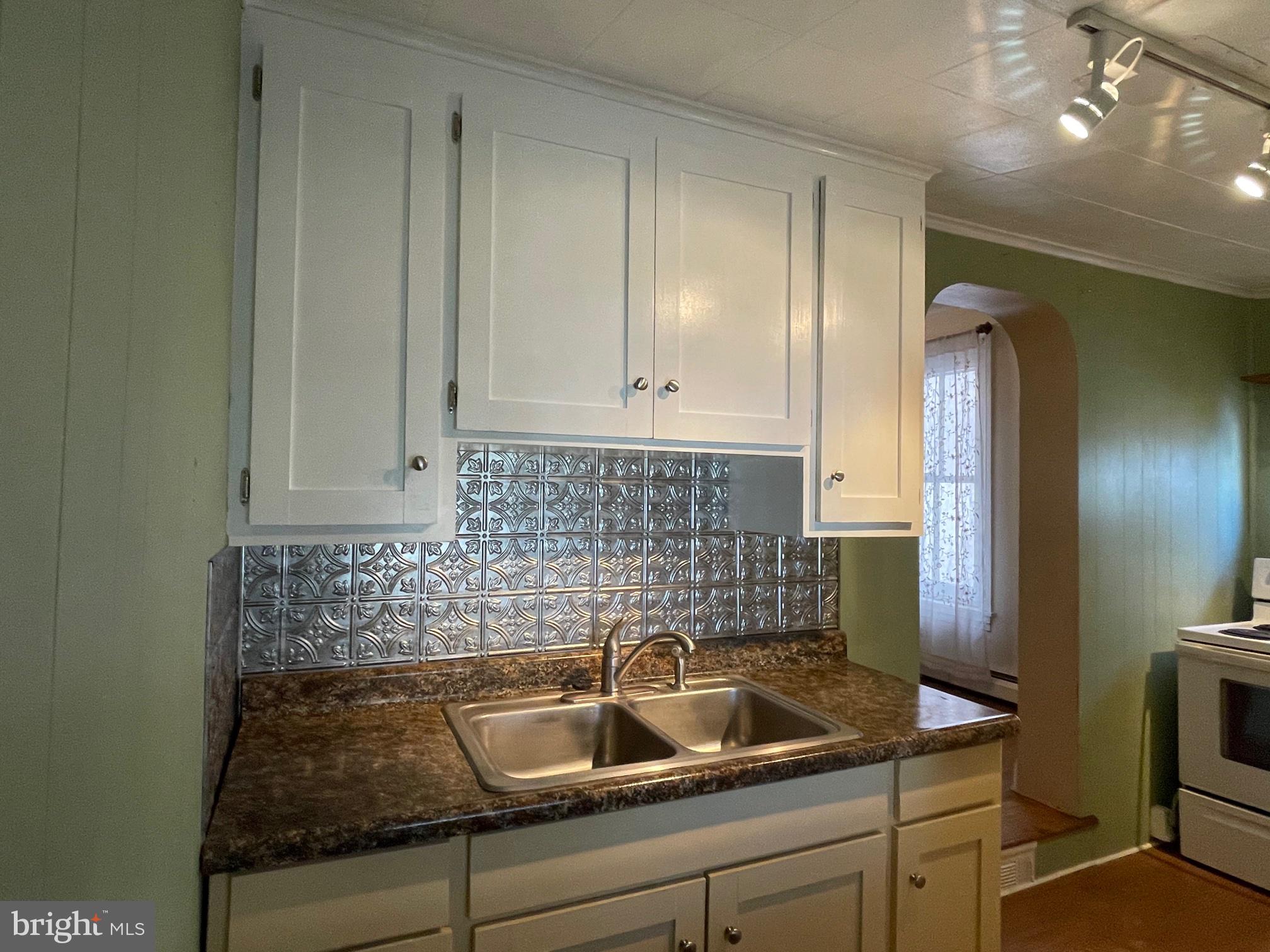 213 Walnut Street Spring City, PA 19475 - Photo 11 of 21