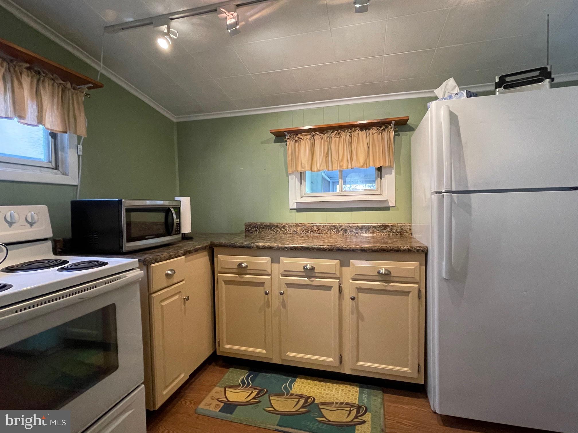 213 Walnut Street Spring City, PA 19475 - Photo 10 of 21