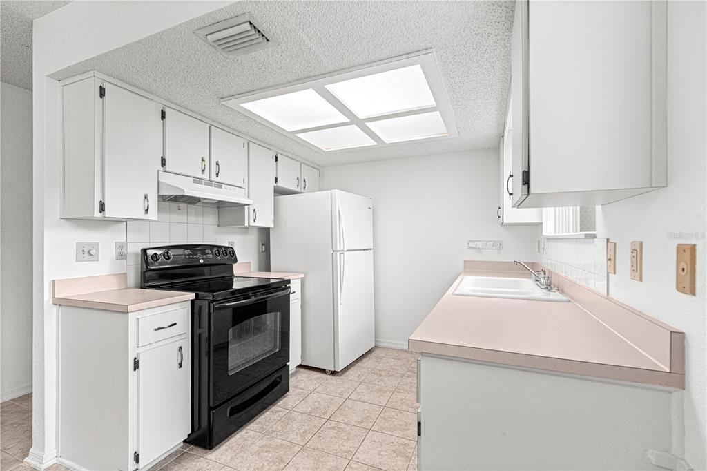 8208 Southwest 108th Ln Road Ocala, FL 34481 - Photo 10 of 55