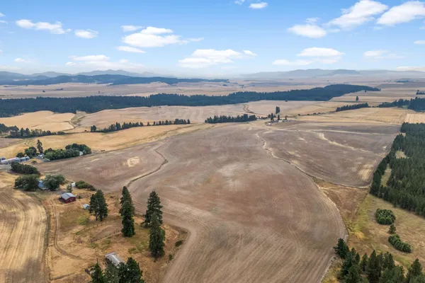 $930,000 | 38521 Tekoa Idaho Road, Unit 39204 COVE RD, Tekoa, WA 99033