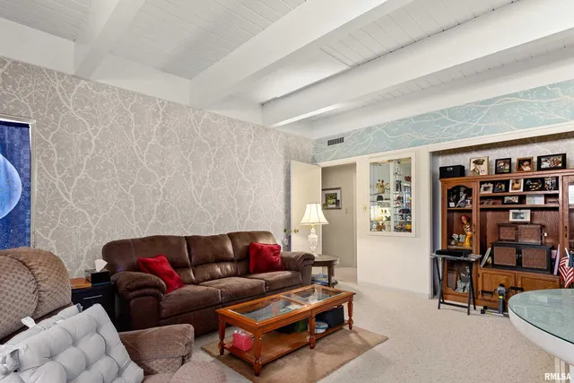 $289,900 | 9156 North Timber Lane, Peoria, IL 61615