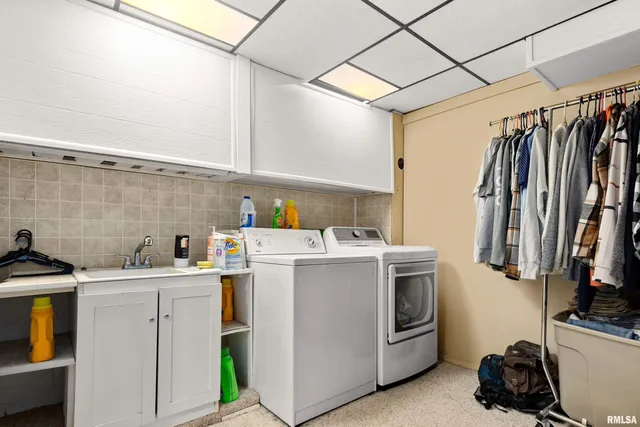 $289,900 | 9156 North Timber Lane, Peoria, IL 61615