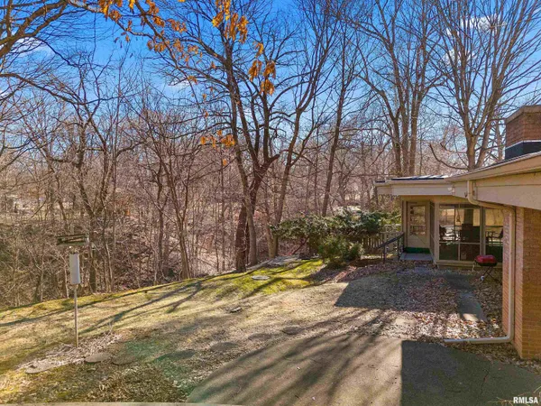 $289,900 | 9156 North Timber Lane, Peoria, IL 61615