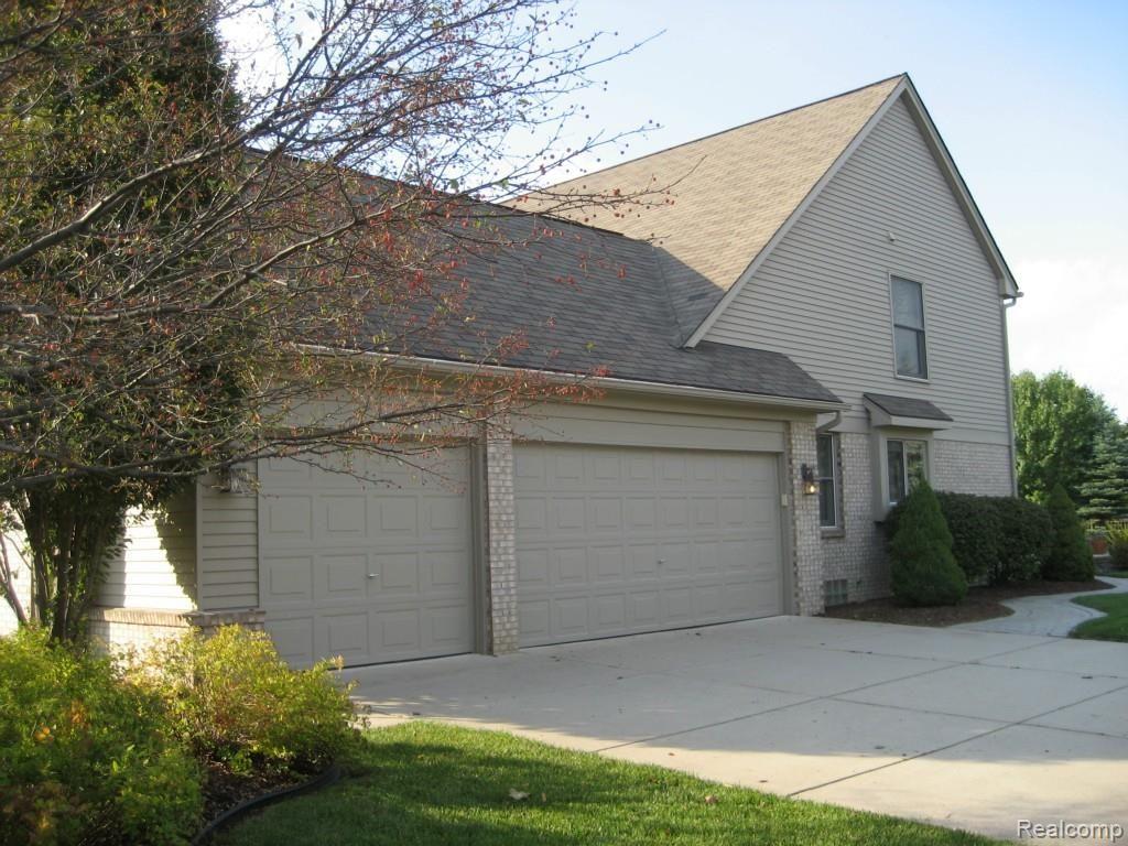 47057 Mornington Road Canton, MI 48188 - Photo 2 of 32 Side 2.jpg