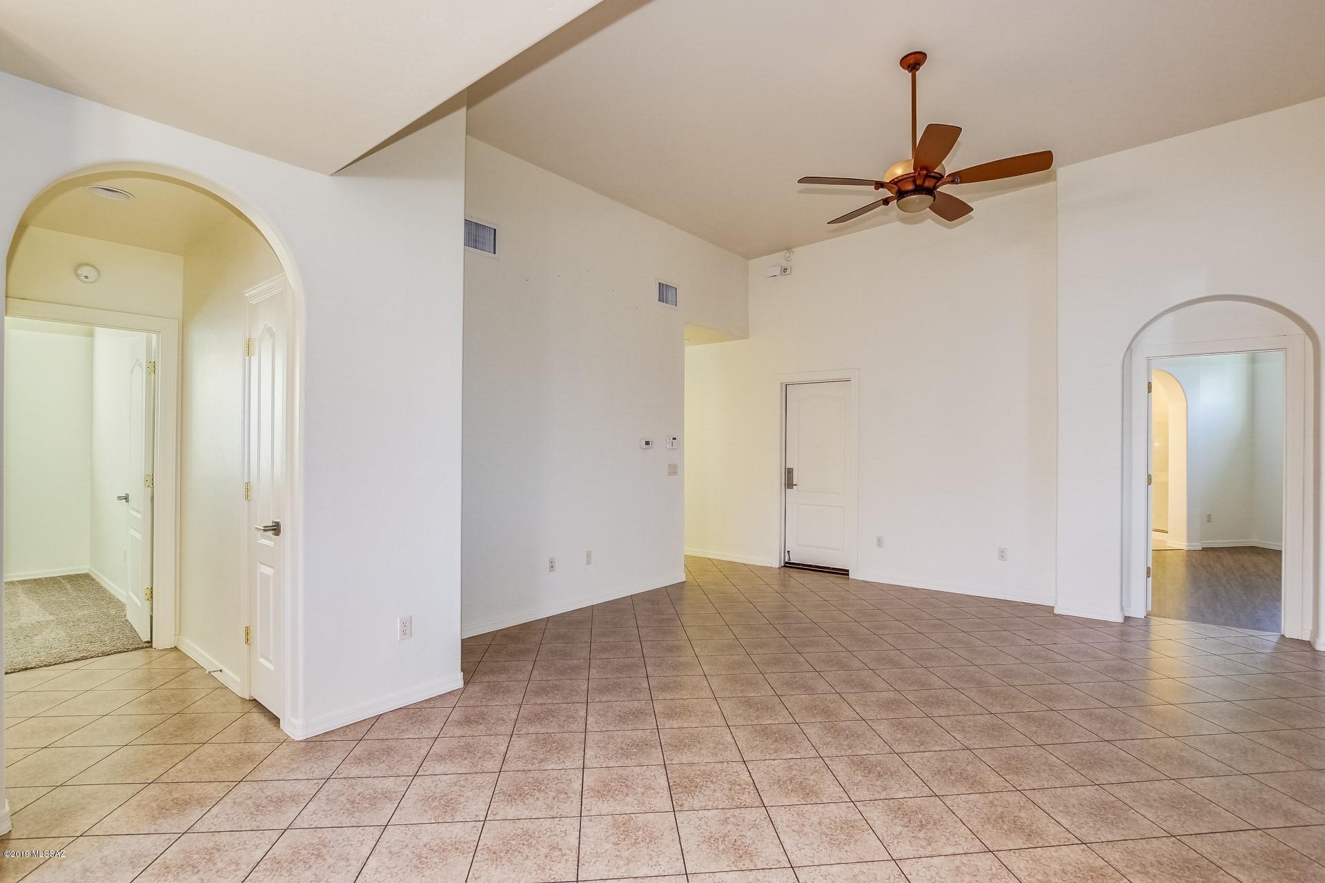 10547 East Marchetti Loop Tucson, AZ 85747 - Photo 5 of 35