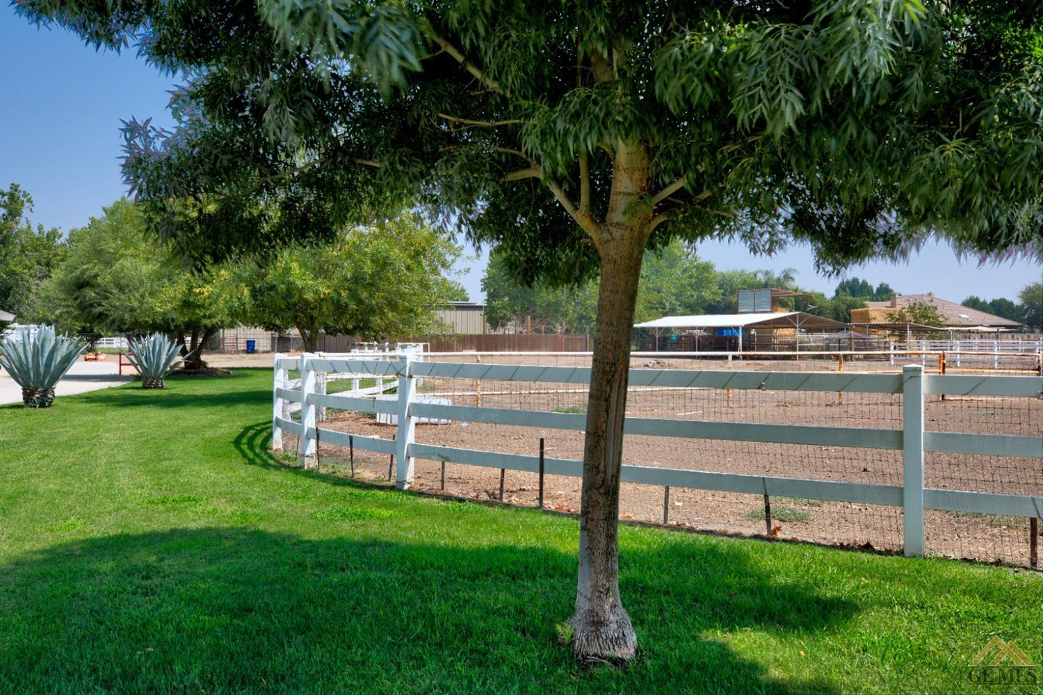 13934 Eberle Road Bakersfield, CA 93313 - Photo 31 of 35