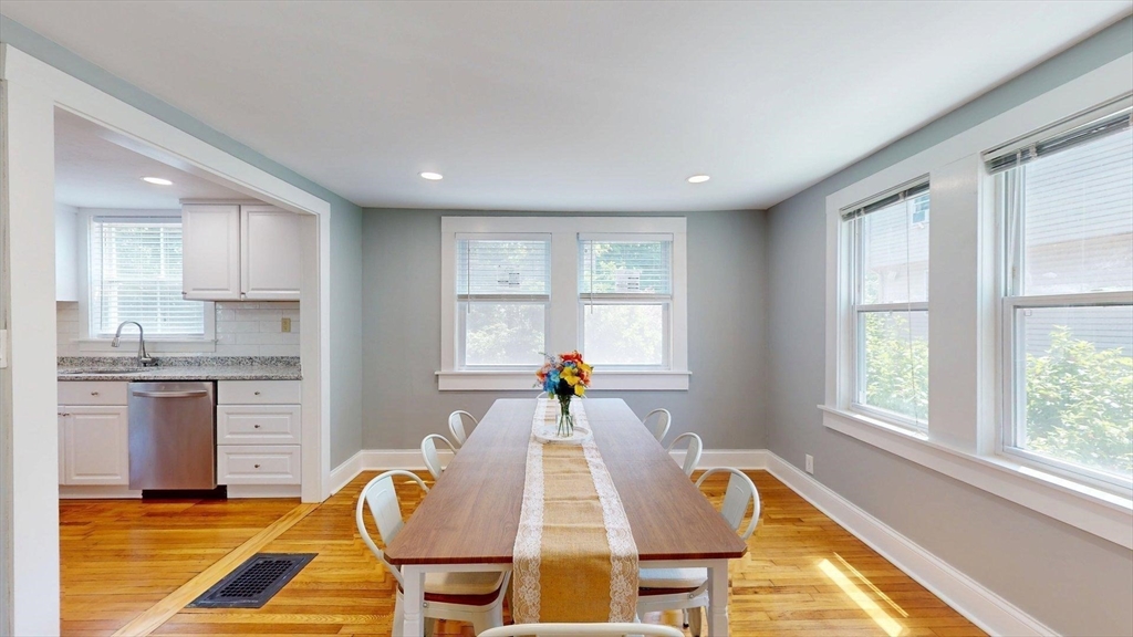 33 Volusia Road Hingham, MA 02043 - Photo 5 of 26