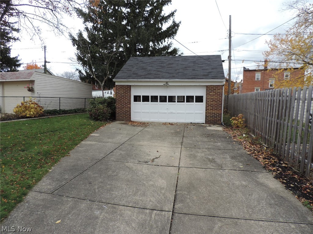 6114 Manchester Road Parma, OH 44129 - Photo 2 of 25