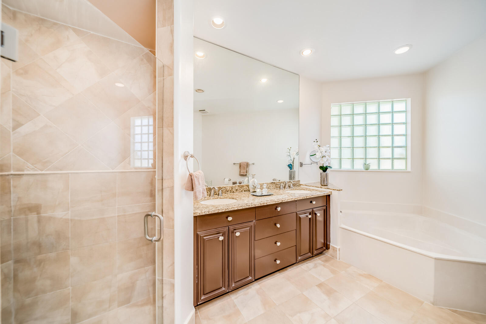 6474 Colomera Drive Boca Raton, FL 33433 - Photo 35 of 63 38-Interior-15