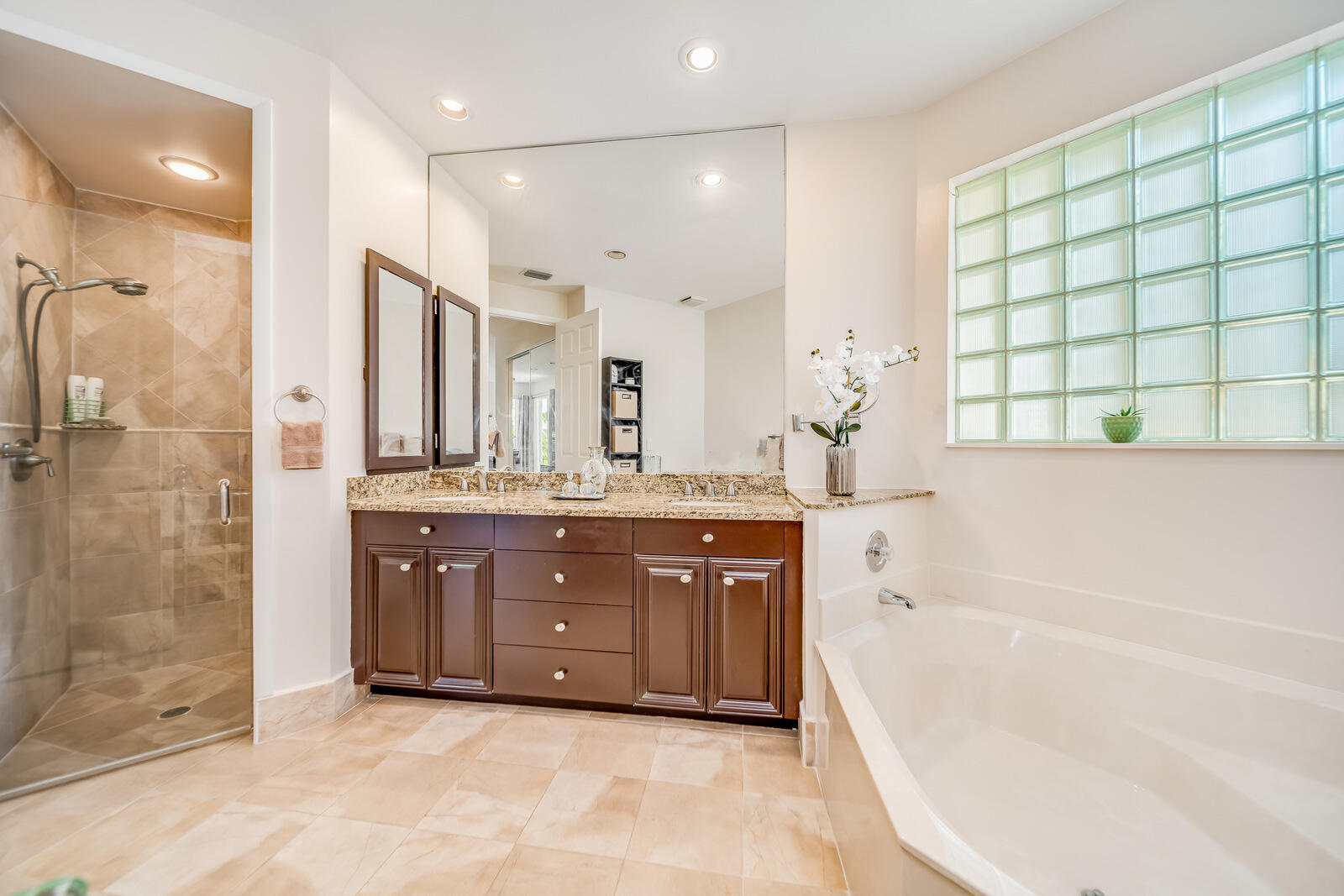 6474 Colomera Drive Boca Raton, FL 33433 - Photo 36 of 63 39-Interior-16