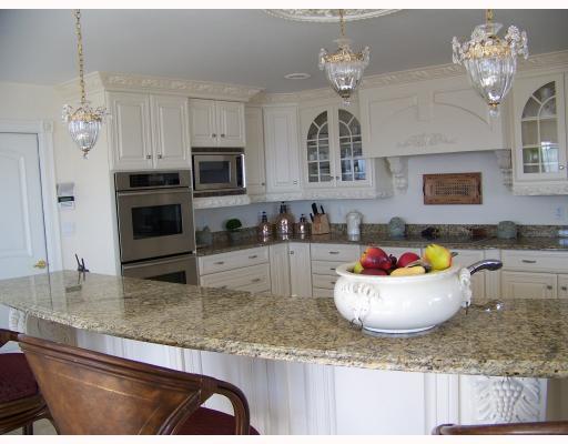 566 East Shore Road Jamestown, RI 02835 - Photo 2 of 7 Kitchen.