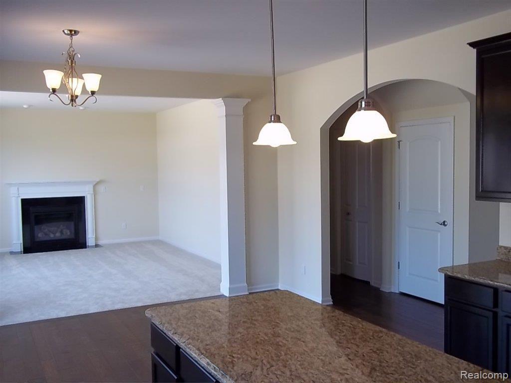 3643 Hogan Circle Rochester, MI 48307 - Photo 7 of 12 100_0205.JPG