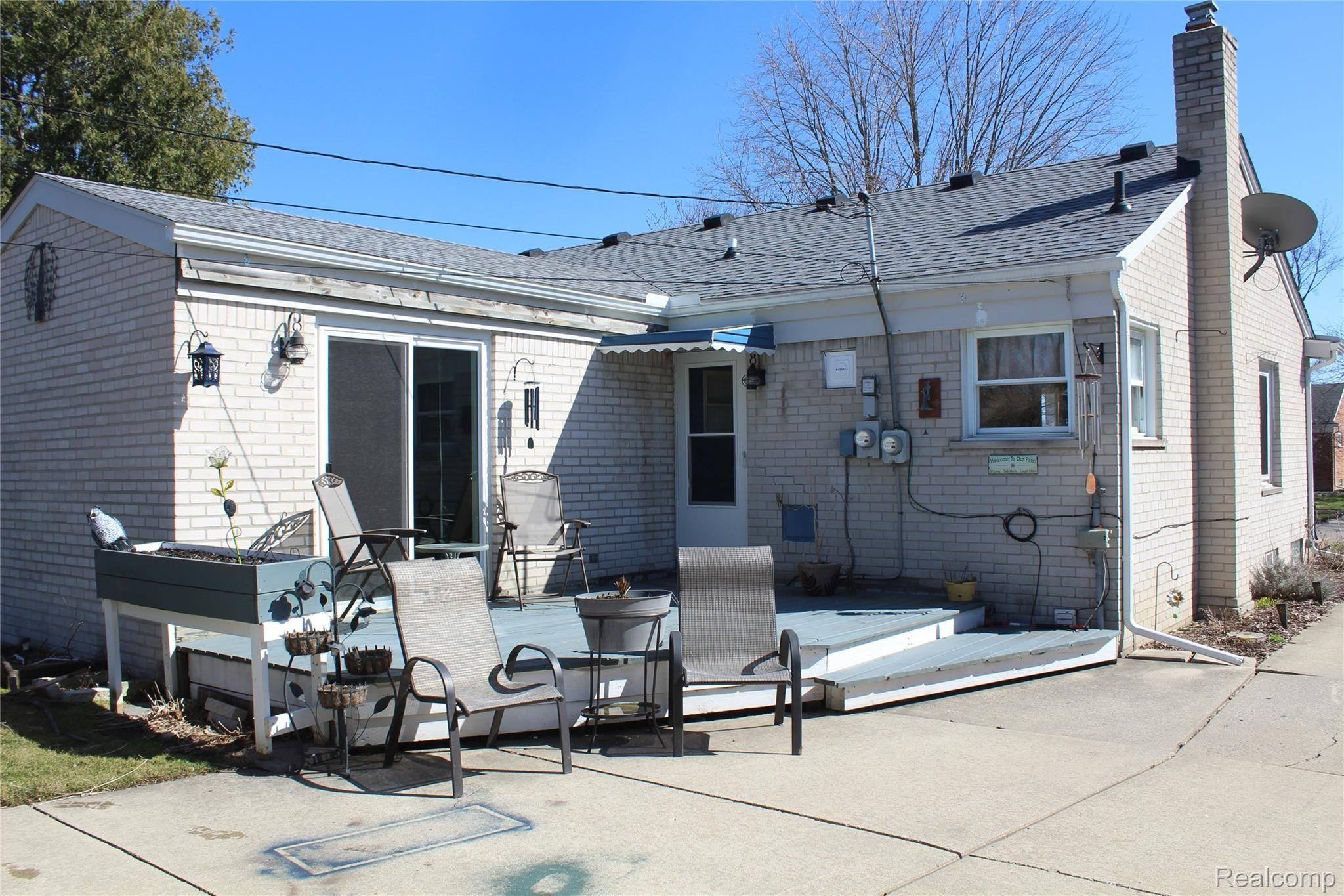 32240 Marblehead Road Farmington, MI 48336 - Photo 16 of 17 Relax on the back deck