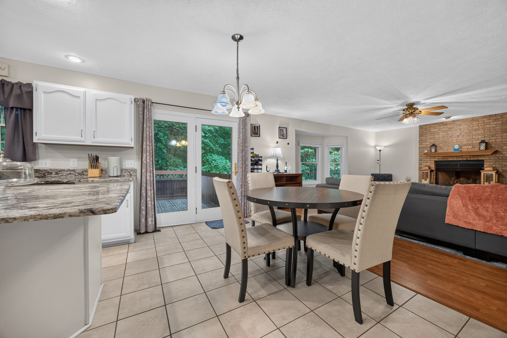 2 Scenic Point Bloomington, IL 61701 - Photo 5 of 56