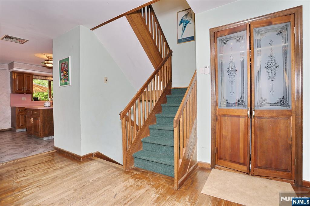 245 Highland Avenue Wood-Ridge, NJ 07075 - Photo 3 of 37