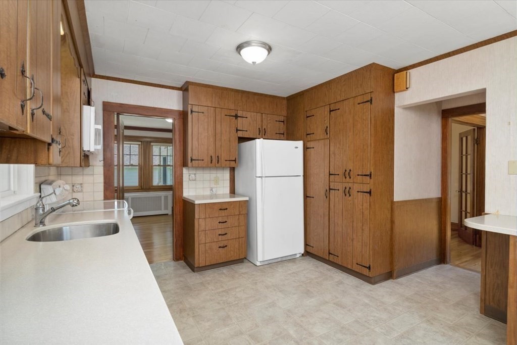 15 Barclay Road Boston, MA 02132 - Photo 11 of 39 Gallery Image 11
