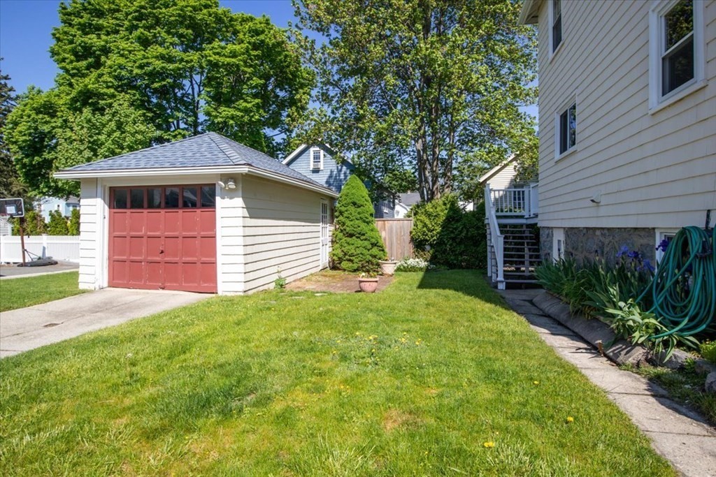 15 Barclay Road Boston, MA 02132 - Photo 32 of 39 Gallery Image 32