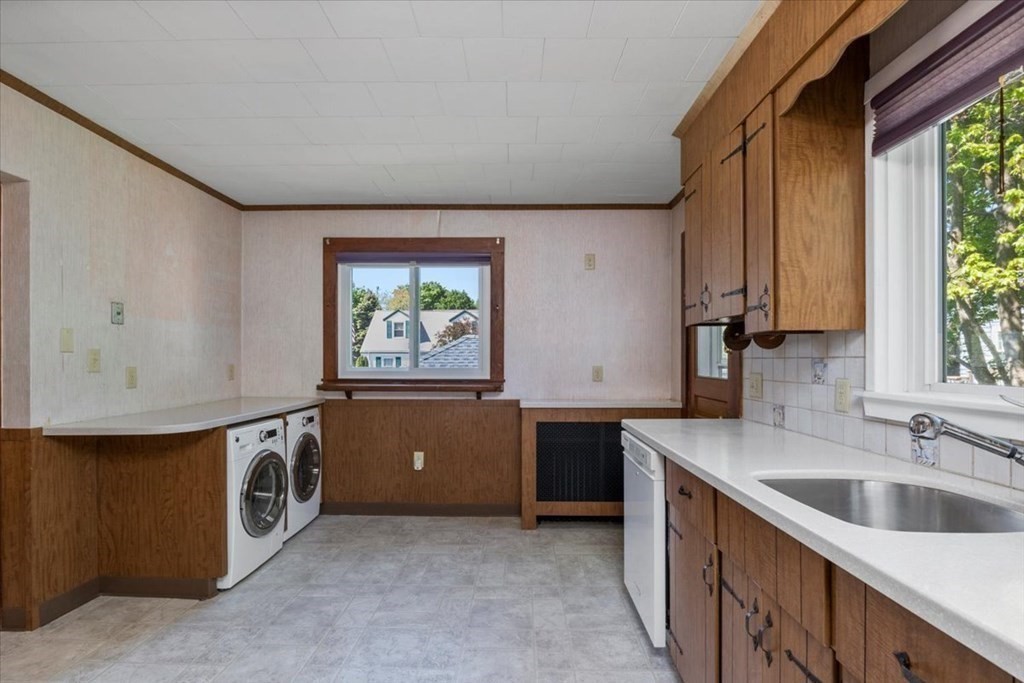 15 Barclay Road Boston, MA 02132 - Photo 7 of 39 Gallery Image 7