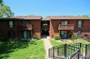 $189,900 | 5593 Baronridge Drive, Unit 5, St. Louis, MO 63129