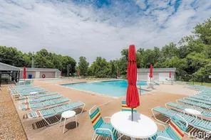 $189,900 | 5593 Baronridge Drive, Unit 5, St. Louis, MO 63129