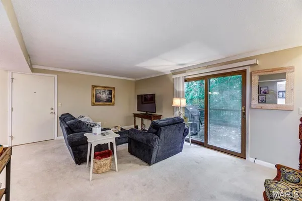 $189,900 | 5593 Baronridge Drive, Unit 5, St. Louis, MO 63129