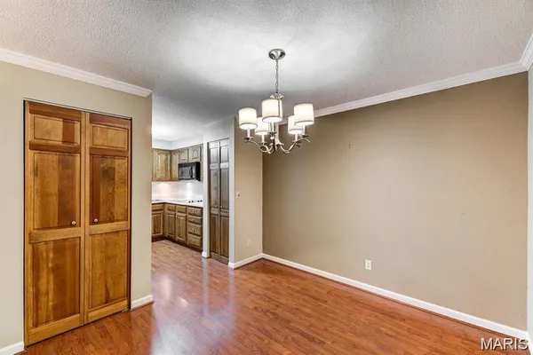 $189,900 | 5593 Baronridge Drive, Unit 5, St. Louis, MO 63129