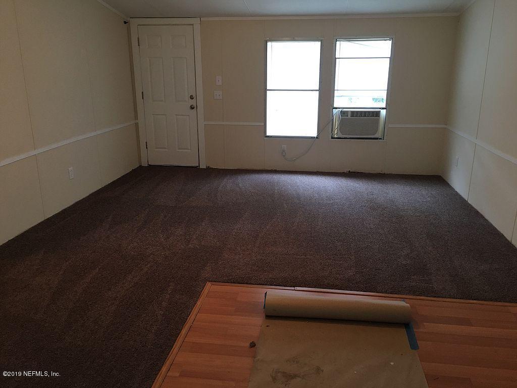 230 Katherine Road Jacksonville, FL 32218 - Photo 5 of 10 Living Room 230 Katherine