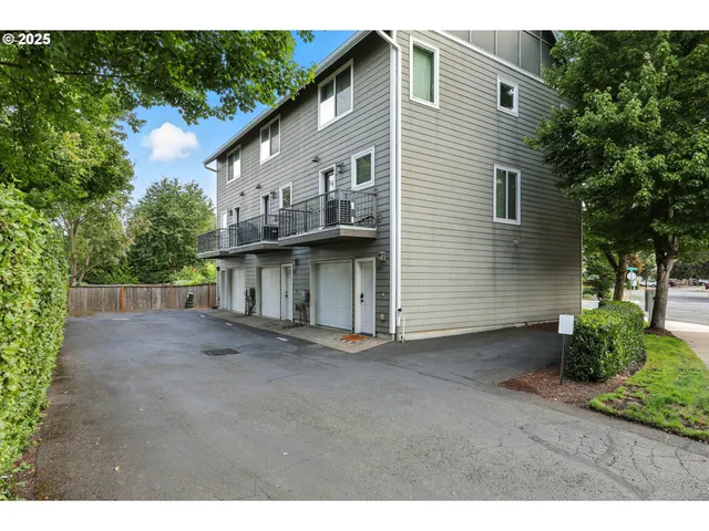$334,999 | 895 Southwest 170th Avenue, Beaverton, OR 97006