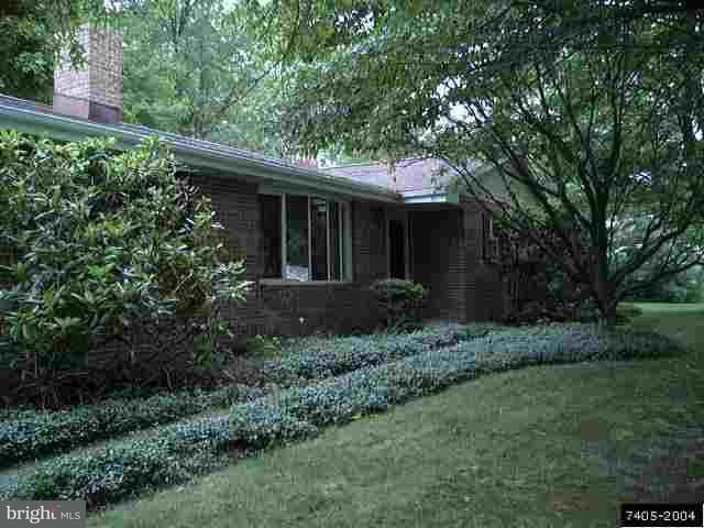 560 Dellinger Road Mount Wolf, PA 17347 - Photo 2 of 6 Gallery Image 2