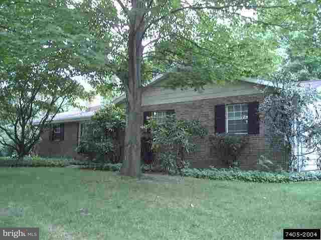 560 Dellinger Road Mount Wolf, PA 17347 - Photo 4 of 6 Gallery Image 4