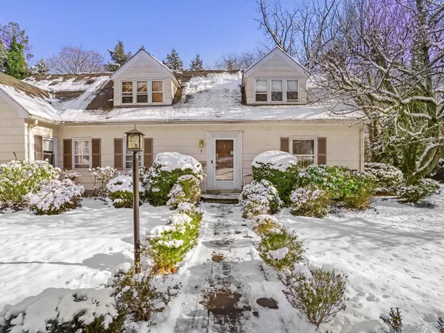 $1,995,000 | 1 Village Lane, Bronxville, NY 10708