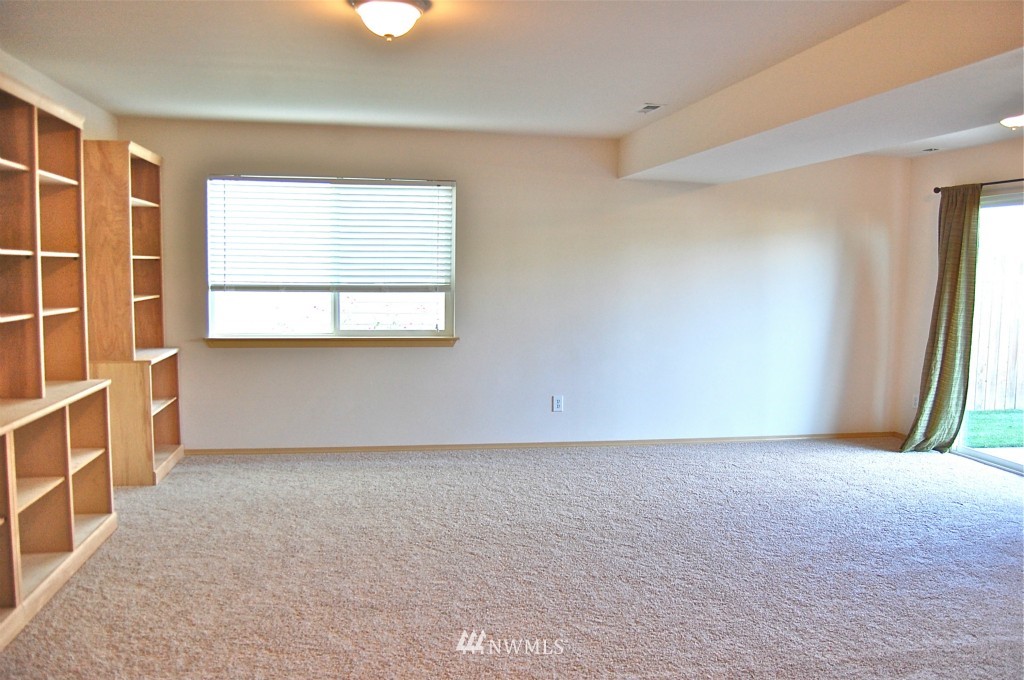19015 4th Avenue Southeast Bothell, WA 98012 - Photo 11 of 15