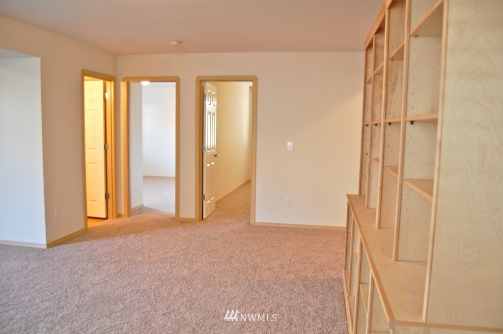 19015 4th Avenue Southeast Bothell, WA 98012 - Photo 12 of 15