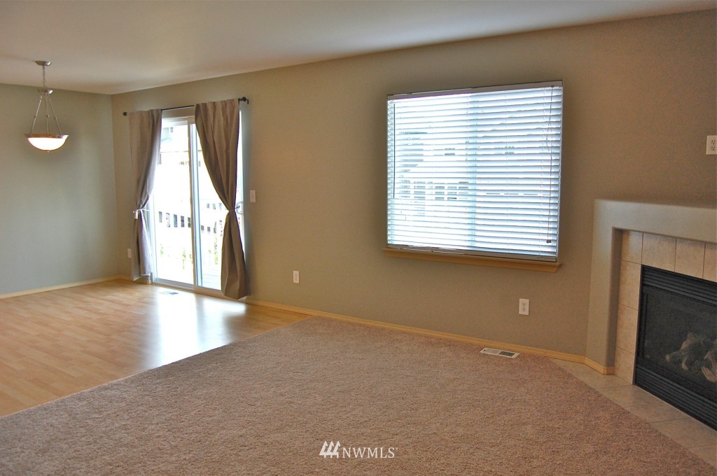 19015 4th Avenue Southeast Bothell, WA 98012 - Photo 5 of 15