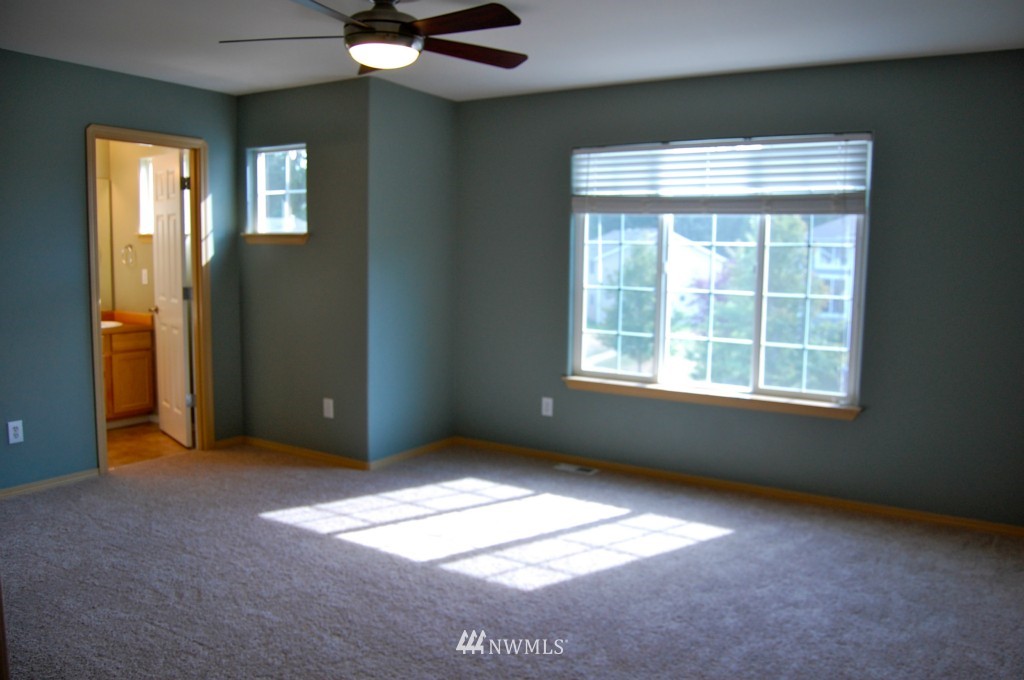 19015 4th Avenue Southeast Bothell, WA 98012 - Photo 7 of 15