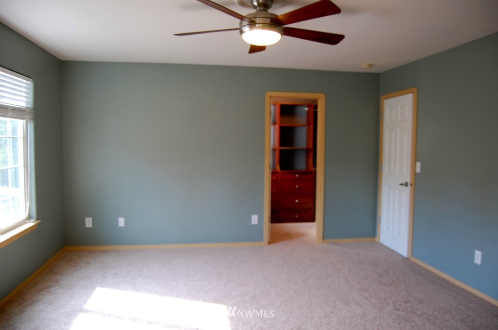 19015 4th Avenue Southeast Bothell, WA 98012 - Photo 8 of 15