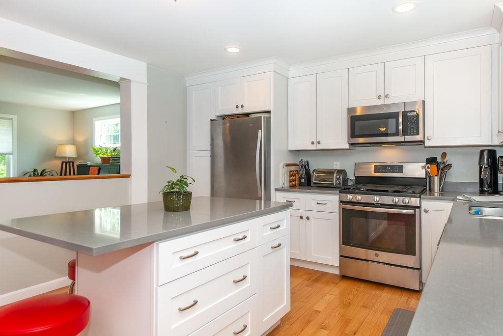 77 Oak Hill Road Barrington, NH 03825 - Photo 9 of 40 Gallery Image 9
