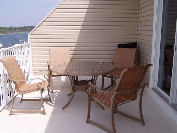 $1,400 | 13690 River Road, Unit 301, Pensacola, FL 32507
