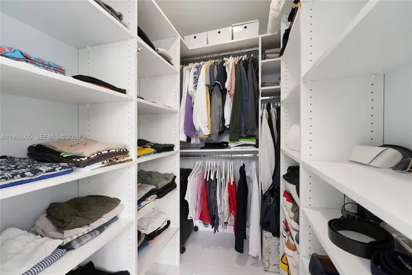 $5,200 | 2100 Park Avenue, Unit 210, Miami Beach, FL 33139