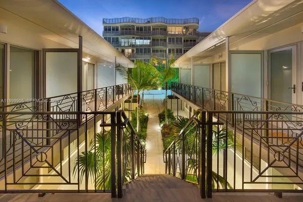 $5,200 | 2100 Park Avenue, Unit 210, Miami Beach, FL 33139