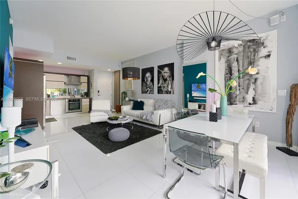 $5,200 | 2100 Park Avenue, Unit 210, Miami Beach, FL 33139