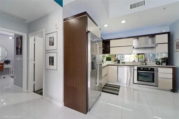 $5,200 | 2100 Park Avenue, Unit 210, Miami Beach, FL 33139