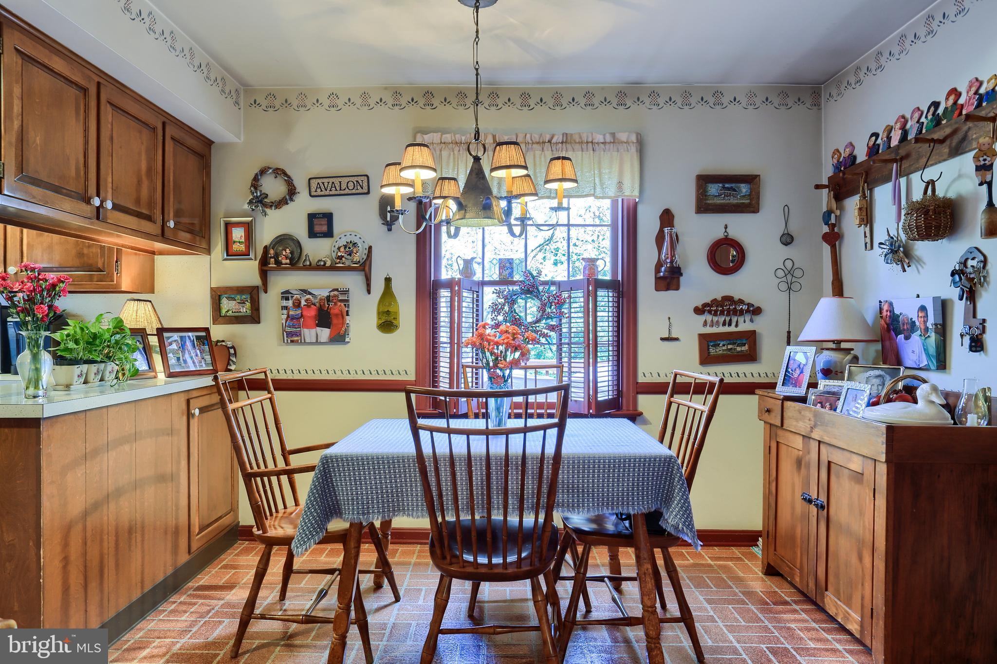1705 Valley Forge Road Lancaster, PA 17603 - Photo 13 of 31 Eat-in Kitchen